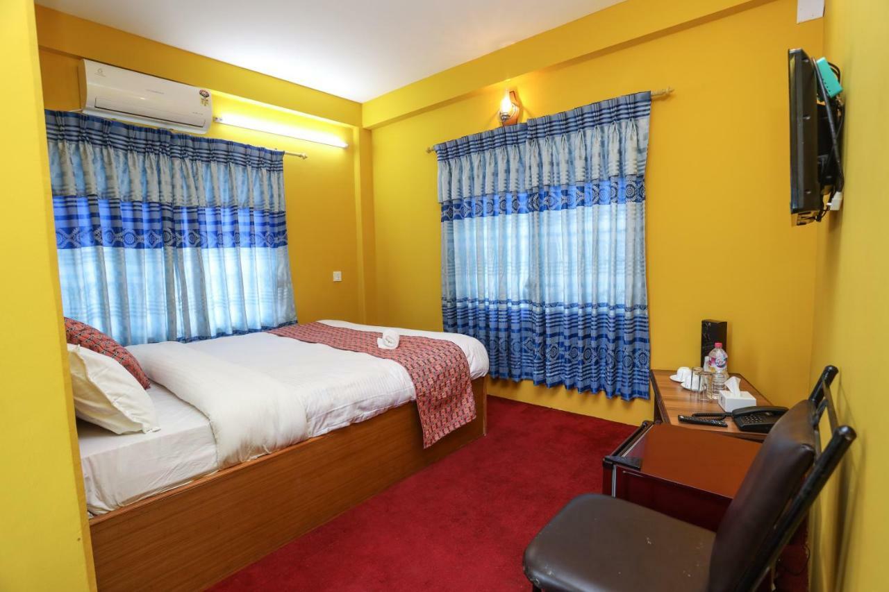 Hotel Blue Magnet Pokhara Exterior photo