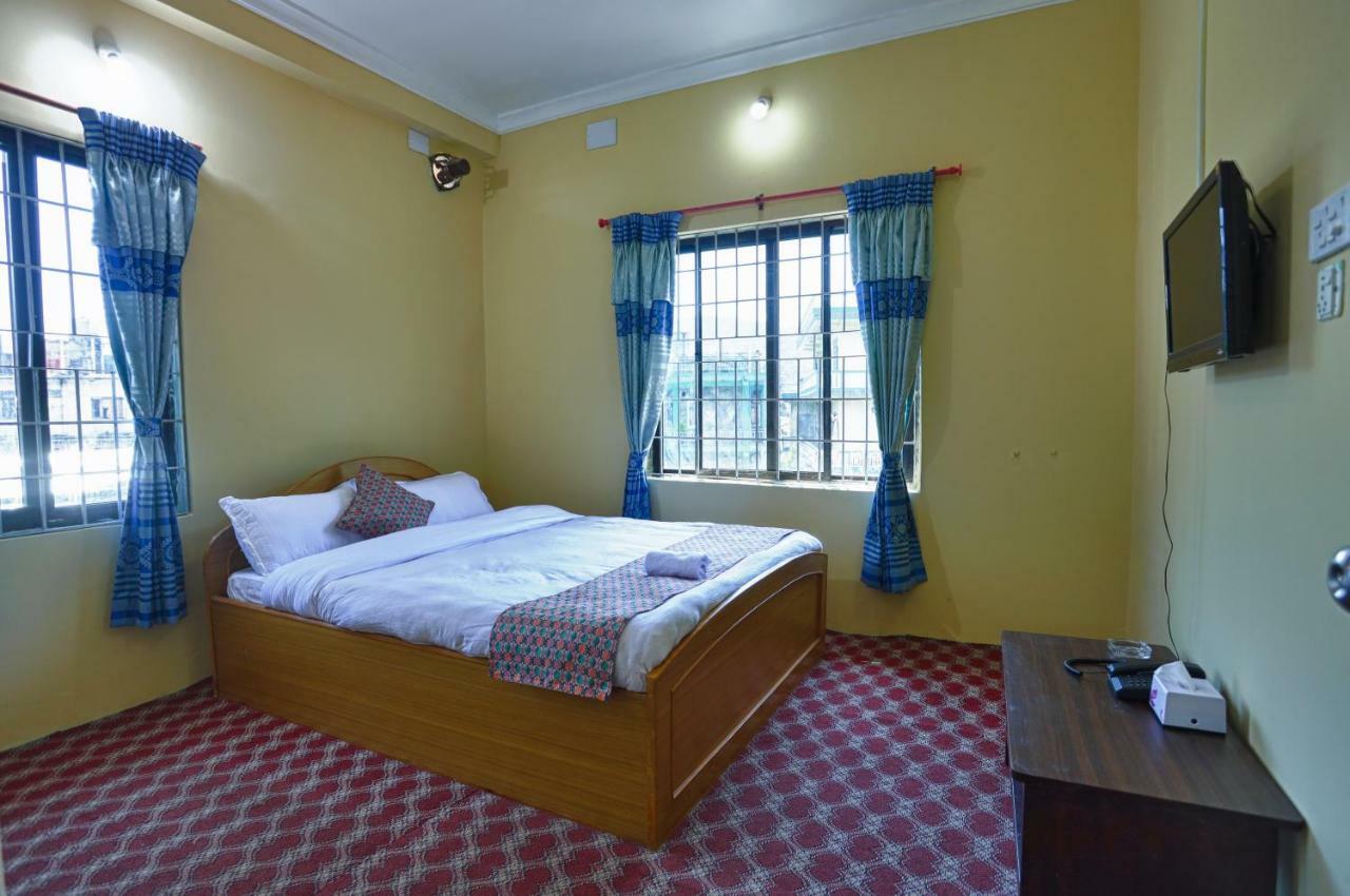 Hotel Blue Magnet Pokhara Exterior photo