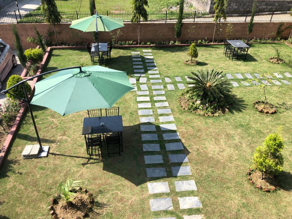 Hotel Blue Magnet Pokhara Exterior photo
