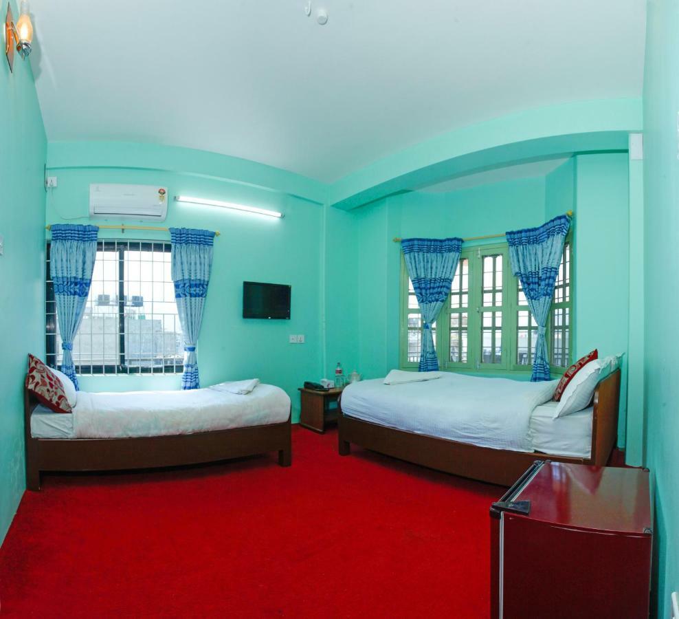 Hotel Blue Magnet Pokhara Exterior photo
